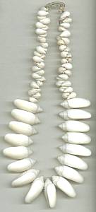 Necklace/Choker/Tourist Type White Shells