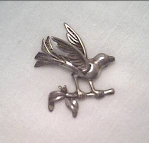 Brooch/Unsigned Sterling Bird Figural