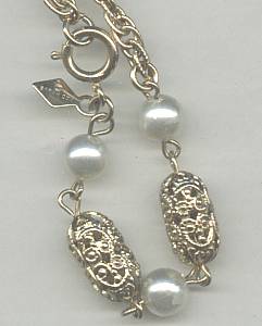 Necklace/Designer Sarah Coventry Faux/Simulated Pearl& GT Fillagree Beads