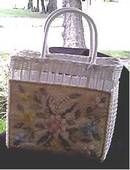 Purse/Straw White W/Plastic Flower Decorative Panel/Beach Bag Stlye