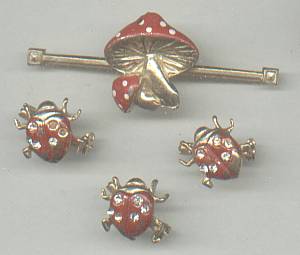 Set(s)GT Collar Bar/Clip W/Enaml Mushroom & 3 Enamel Lady Bug Scatter Pins