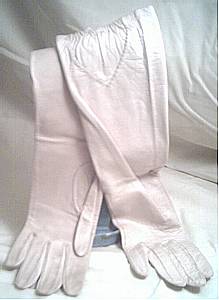 Gloves/Ladies 3/4/Ecru Kid Leather/NeimanMarcus/French