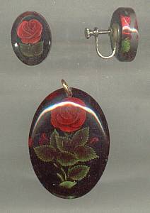 Set(s)/Pendent(no chain)&Ear Screws/Clear Lucite With Imbeded Red Roses&Leaves
