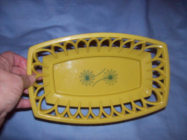 Kitchenware/Burger Basket/Yellow Plastic