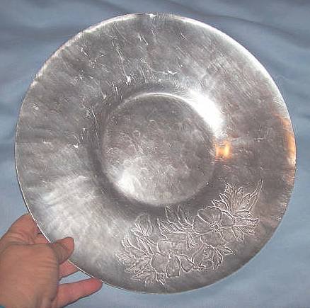 Kitchenware/Round Aluminum Tray/Shallow Bowl/Impressed Floral Design