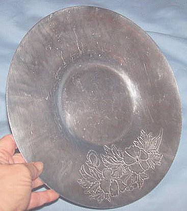 Kitchenware/Round Aluminum Tray/Shallow Bowl/Impressed Floral Design