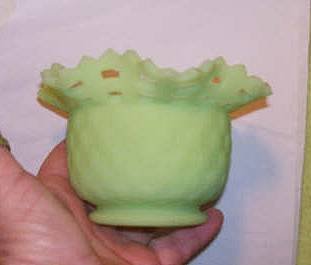 Glass/Fenton 1970's Small Green Custard Glass Vase
