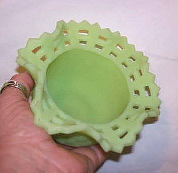 Glass/Fenton 1970's Small Green Custard Glass Vase