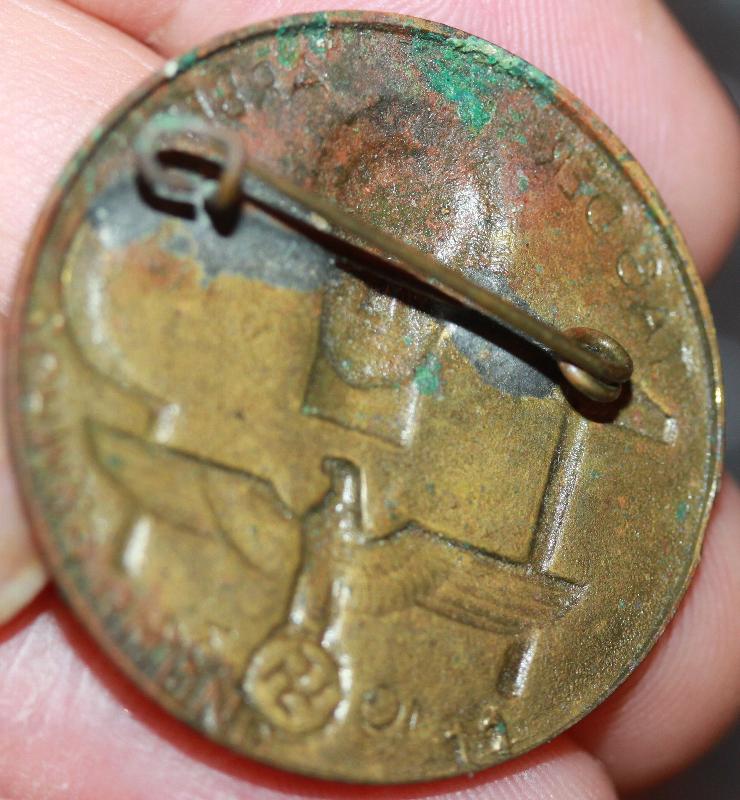 German WWII Mai Day Workers brass pin 1934 Schwab Gmund
