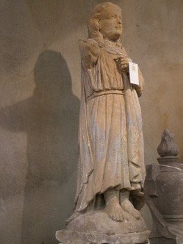 La Petite Fille Statue