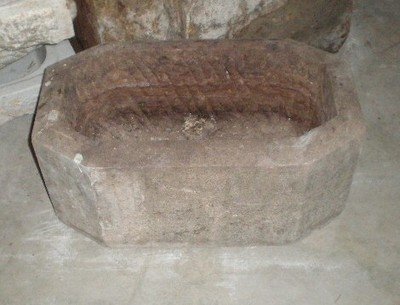 Octagonal Stone Auge