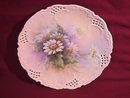 China-Hand Painted Porcelain Display Plate of Daisies with Foliage