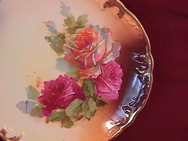 China-Hand Painted Porcelain Display Plate of Roses