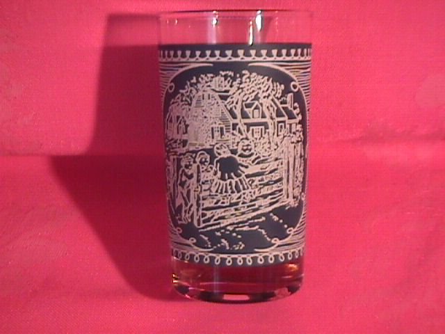 Royal=Currier & Ives Glassware Tumbler