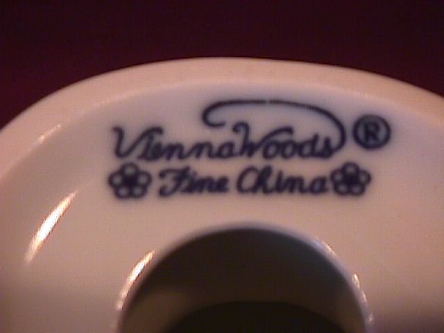 Vienna Woods Fine China Pedistaled