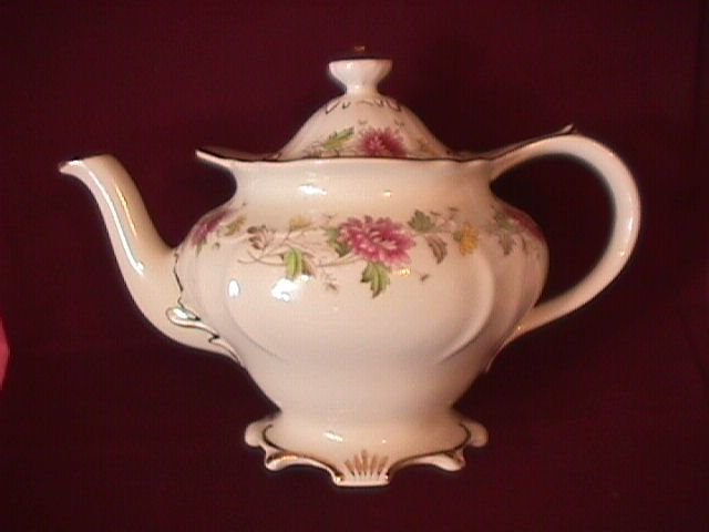 Sadler England Covered Teapot