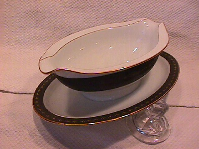 Noritake Fine China (Benedicta #6976) Gravy Fast on Platter