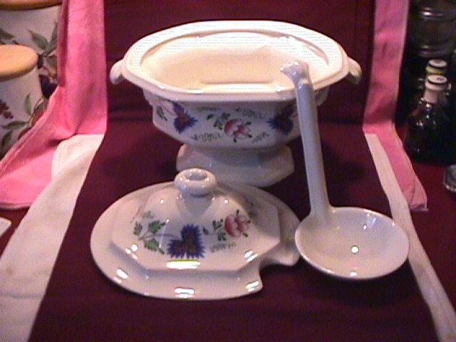 Iroquois Fine China (Greenfield Village) Soup Tureen, Lid & Ladle