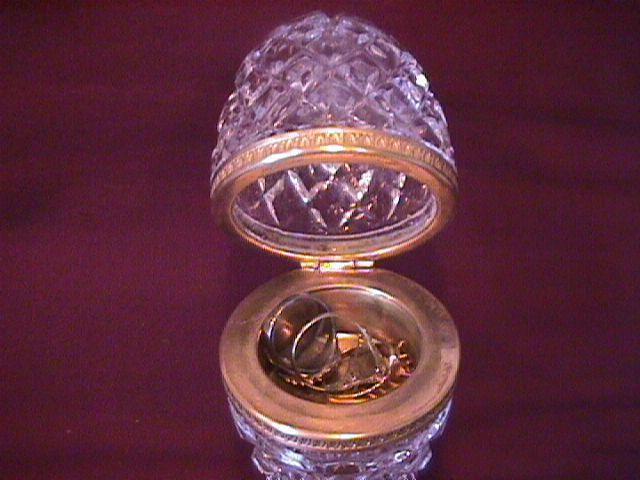 Lead Crystal (Egg Casket) Jewelry Stand