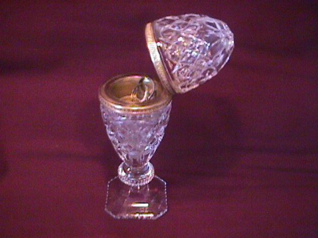 Lead Crystal (Egg Casket) Jewelry Stand