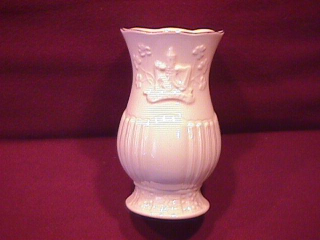 Belleek Porcelain (Spill Vase)