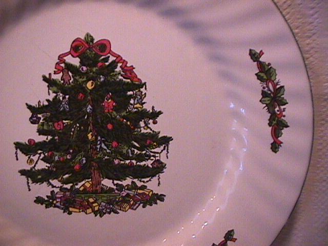 China Fine China (Christmas Village) Dinner Plate