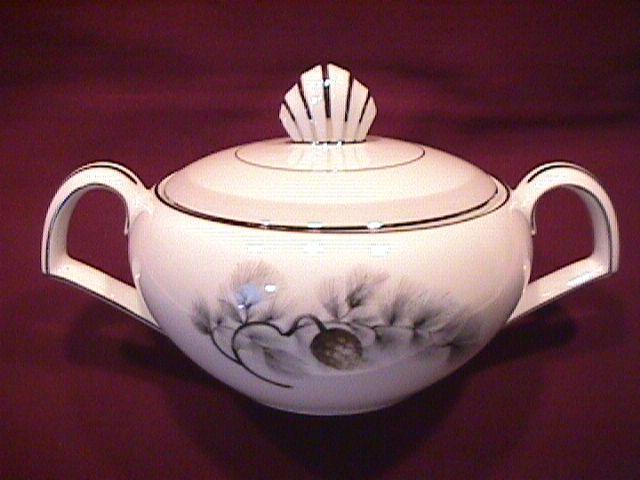 Mikasa Narumi Fine China (Silver Pine) Covered Sugar