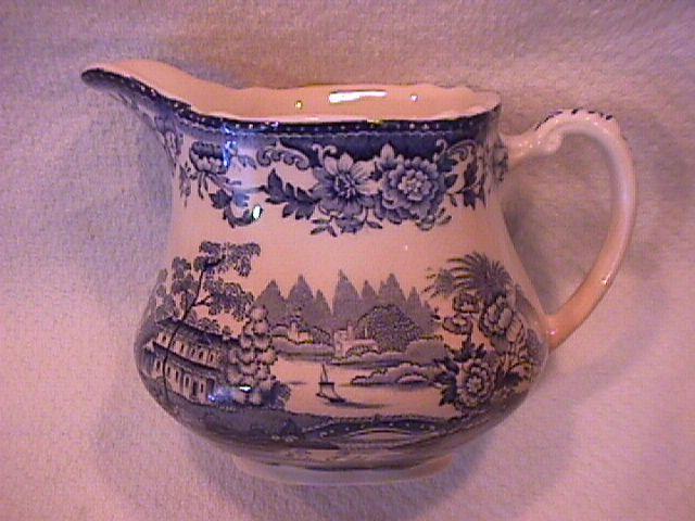 Royal Staffordshire-Clarice Cliff (Tonquin Blue) Creamer