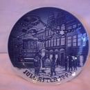 Bing & Grondahl Christmas Plate (Father Christmas in Copenhagen ) 1993