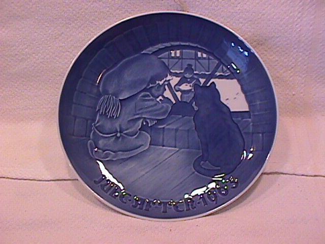 Bing & Grondahl Christmas Plate (The Christmas Elf) 1963