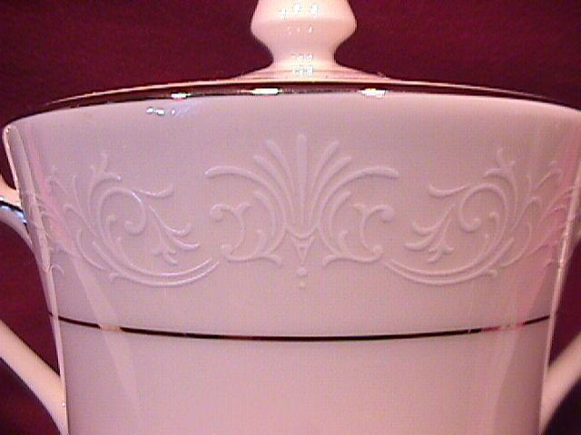 Noritake Fine China (Marseille)=#7550 Covered Sugar