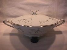 Noritake Fine China (Desiree)=#5632 Covered Vegetable