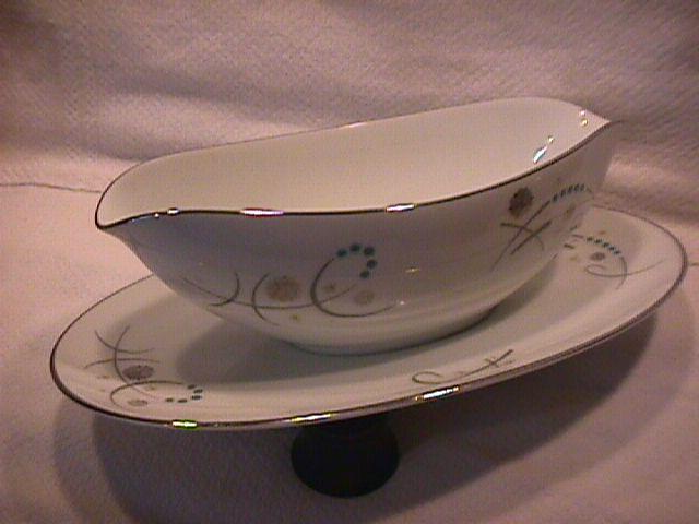 Noritake Fine China (Desiree)=#5632 Gravy Boat