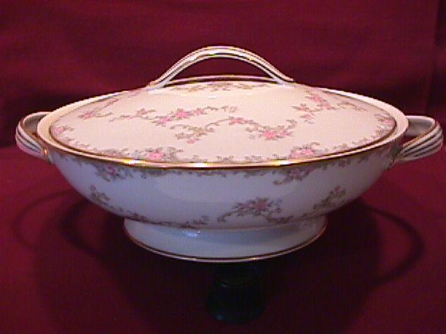 Noritake Fine China (Windsor)=#5924 Covered Vegetable