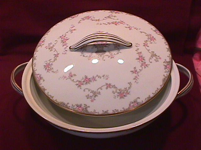 Noritake Fine China (Windsor)=#5924 Covered Vegetable