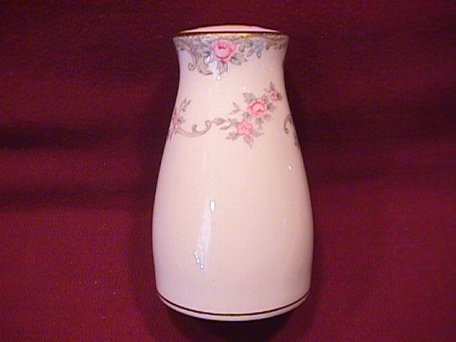 Noritake Fine China (Windsor)=#5924 Salt Shaker