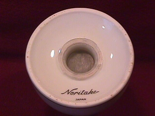 Noritake Fine China (Windsor)=#5924 Salt Shaker