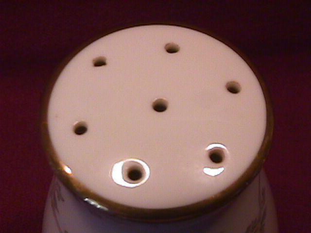 Noritake Fine China (Windsor)=#5924 Pepper Shaker