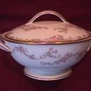 Noritake Fine China (Windsor)=#5924 Covered Sugar