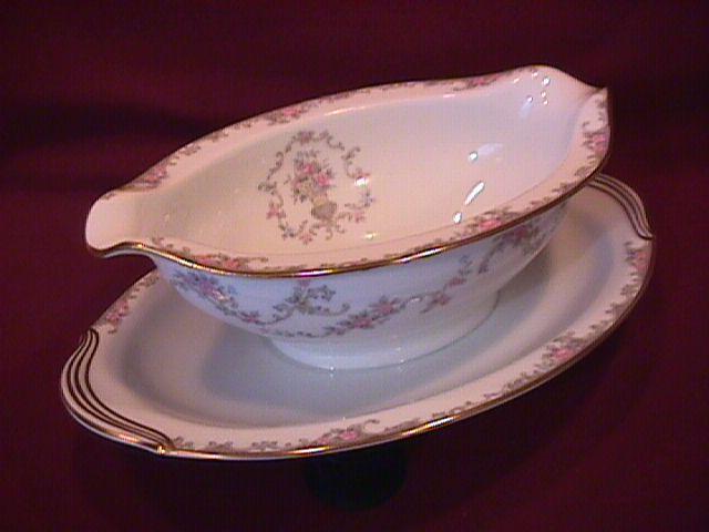 Noritake Fine China (Windsor)=#5924 Gravy Boat