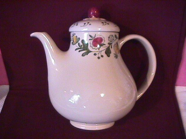 Johnson Brothers (Gretchen)=Green Covered Coffee Pot
