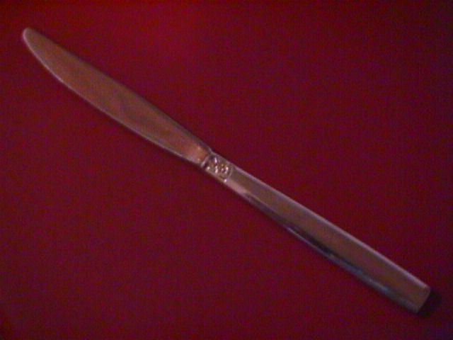 Oneida Ltd. 1881 Rogers Stainless (Melissa AKA Carol) Dinner Knife