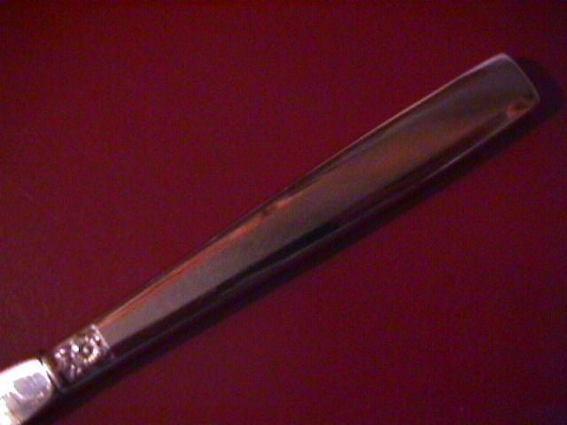 Oneida Ltd. 1881 Rogers Stainless (Melissa AKA Carol) Dinner Knife