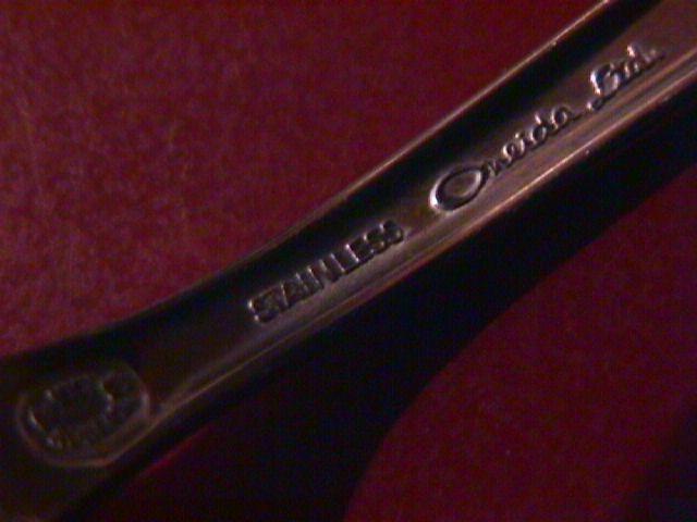 Oneida Ltd. 1881 Rogers Stainless (Melissa AKA Carol) Teaspoon)