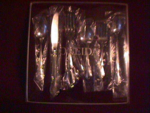 Oneida Deluxe Stainless Complete