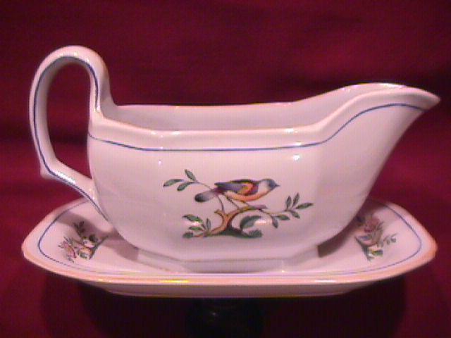 Spode Finestone (Queens Bird) Gravy Boat Fast on Stand