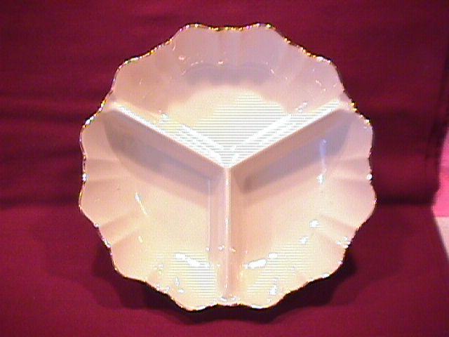 Lenox Fine Porcelain (Christmas Wreath) 3-Part Relish