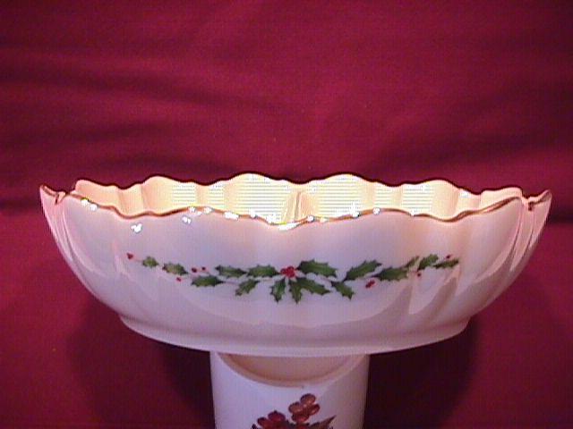 Lenox Fine Porcelain (Christmas Wreath) 3-Part Relish