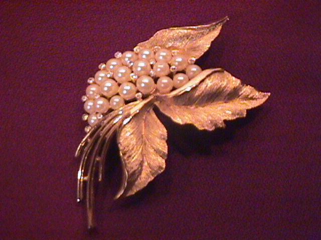 Vintage Trifari Brooch with Pearls