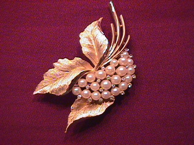 Vintage Trifari Brooch with Pearls